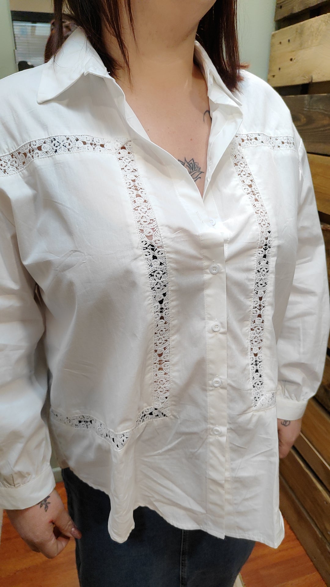Chemise blanche avec dentelles
