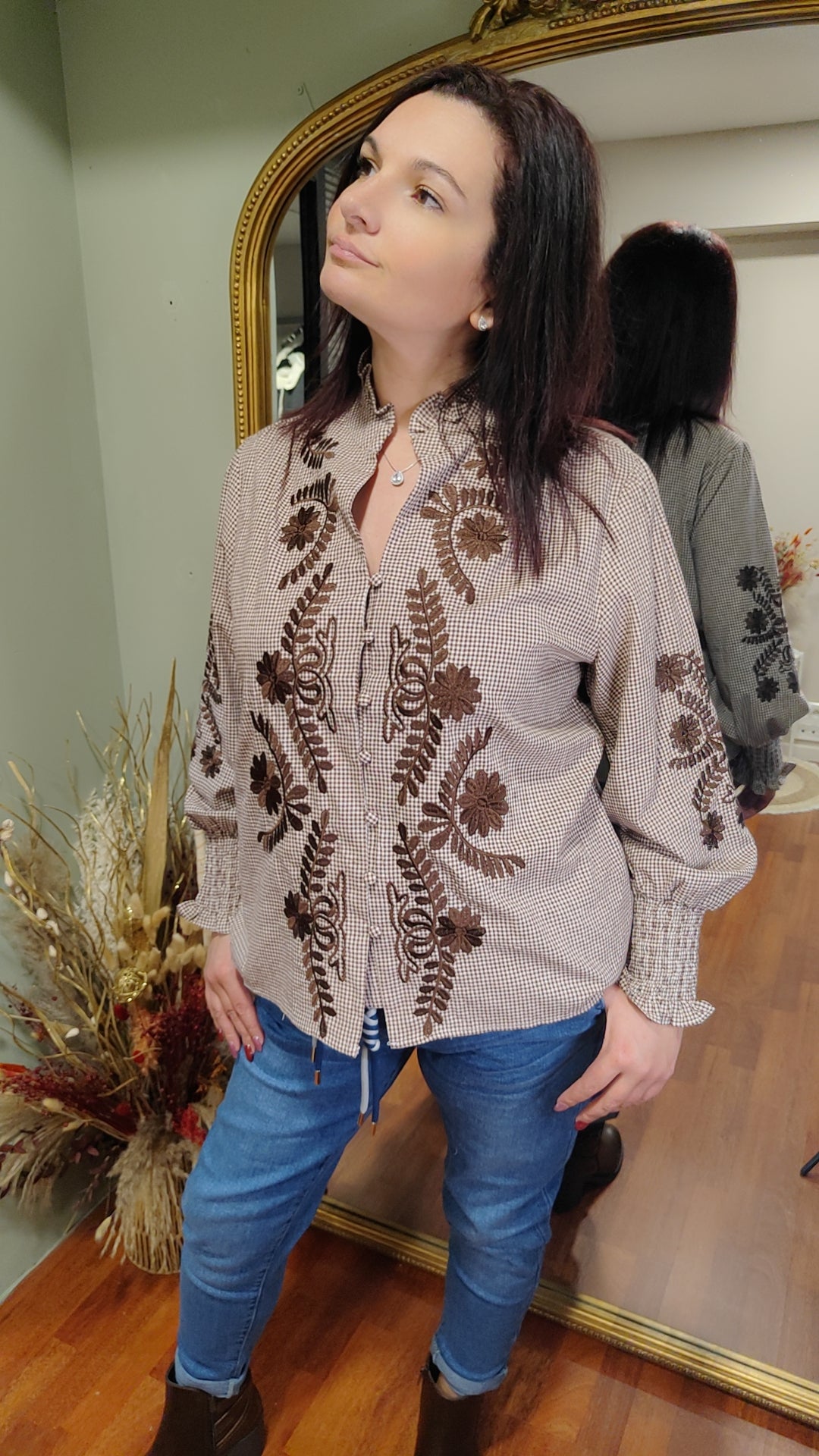Chemise à carreaux chocolat brodée