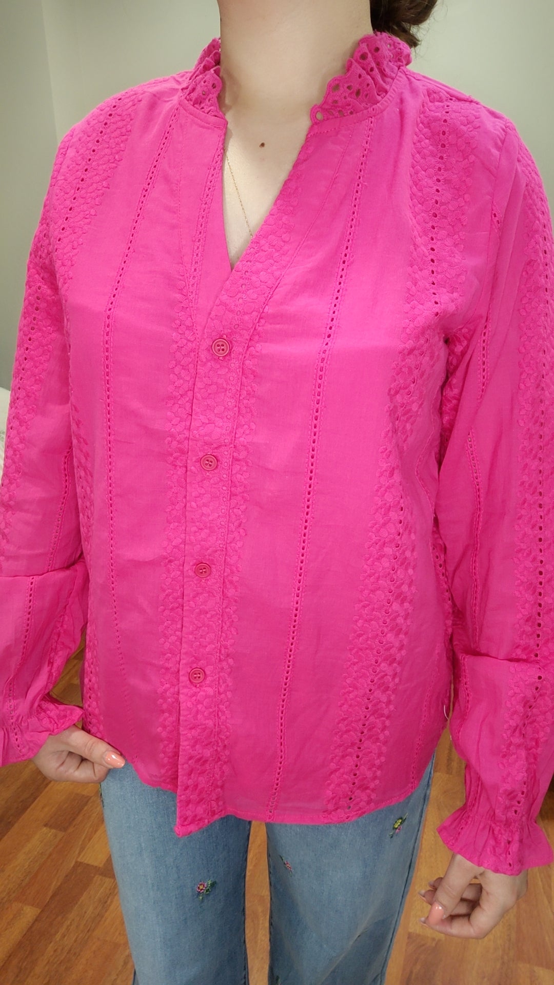 Chemise fuchsia broderie fine