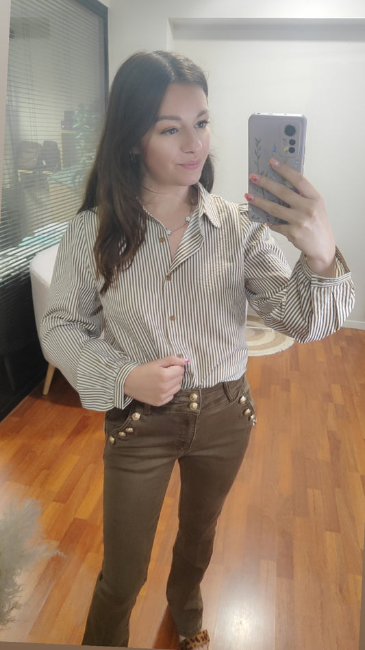 Jean choco flare avec boutons