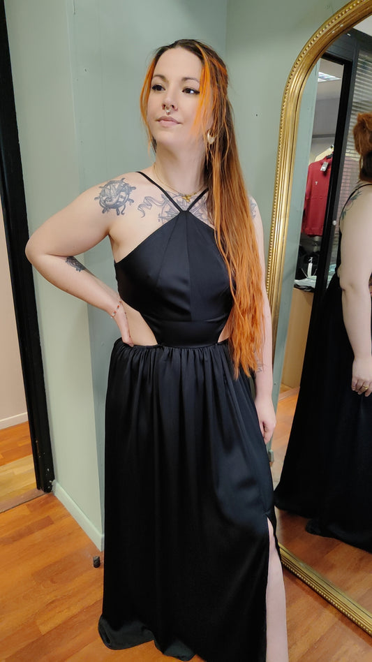 Robe noire satinée