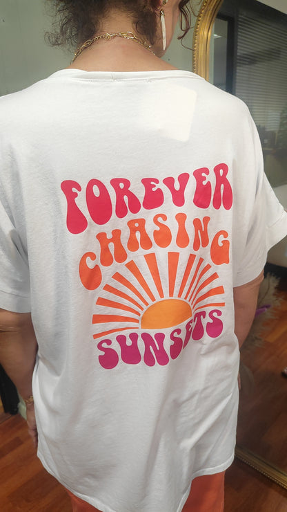 T-shirt Forever Chasing Sunsets