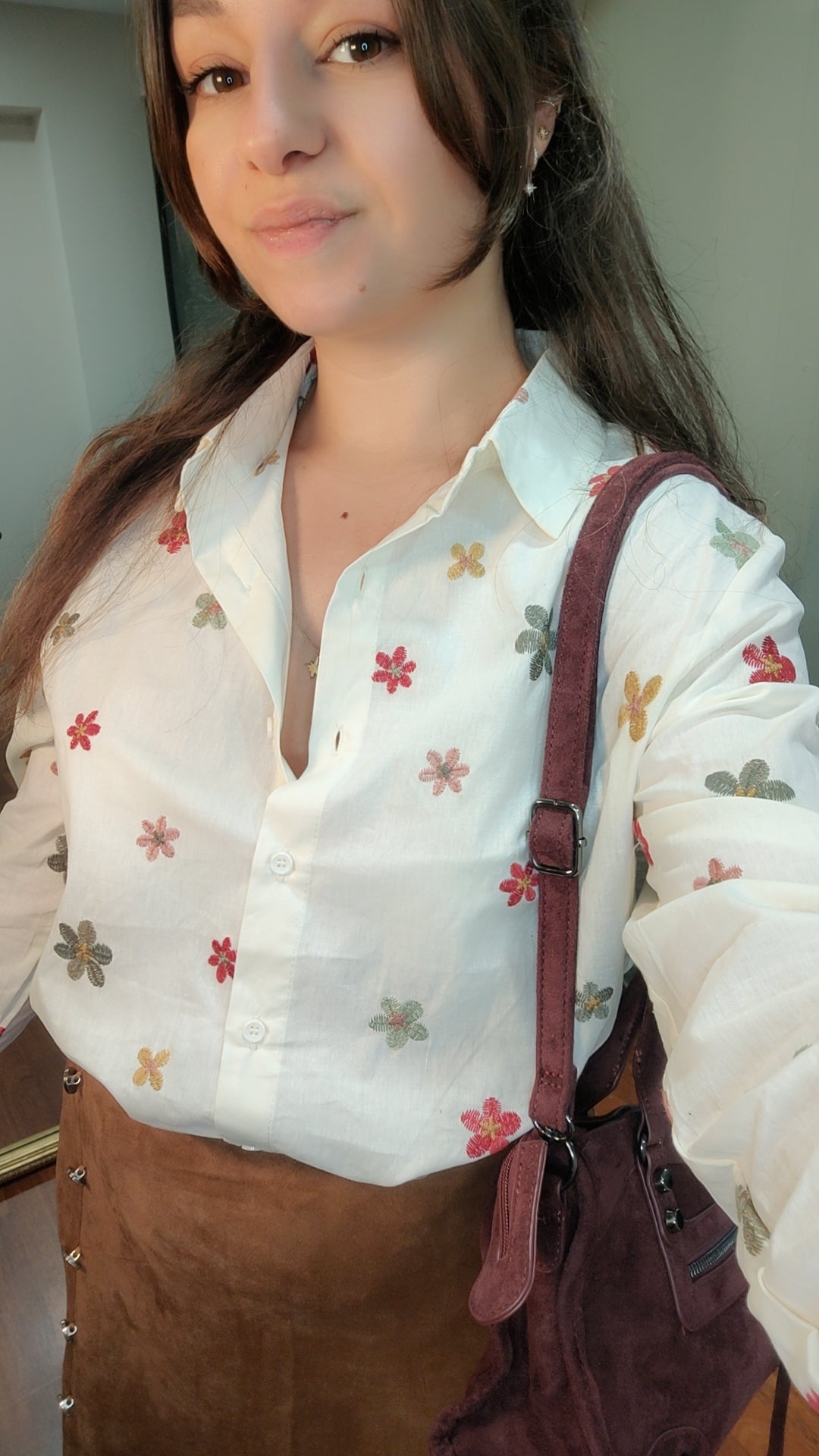 Chemise blanche brodée fleurs