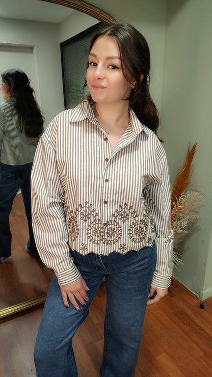 Chemise rayé choco et broderie