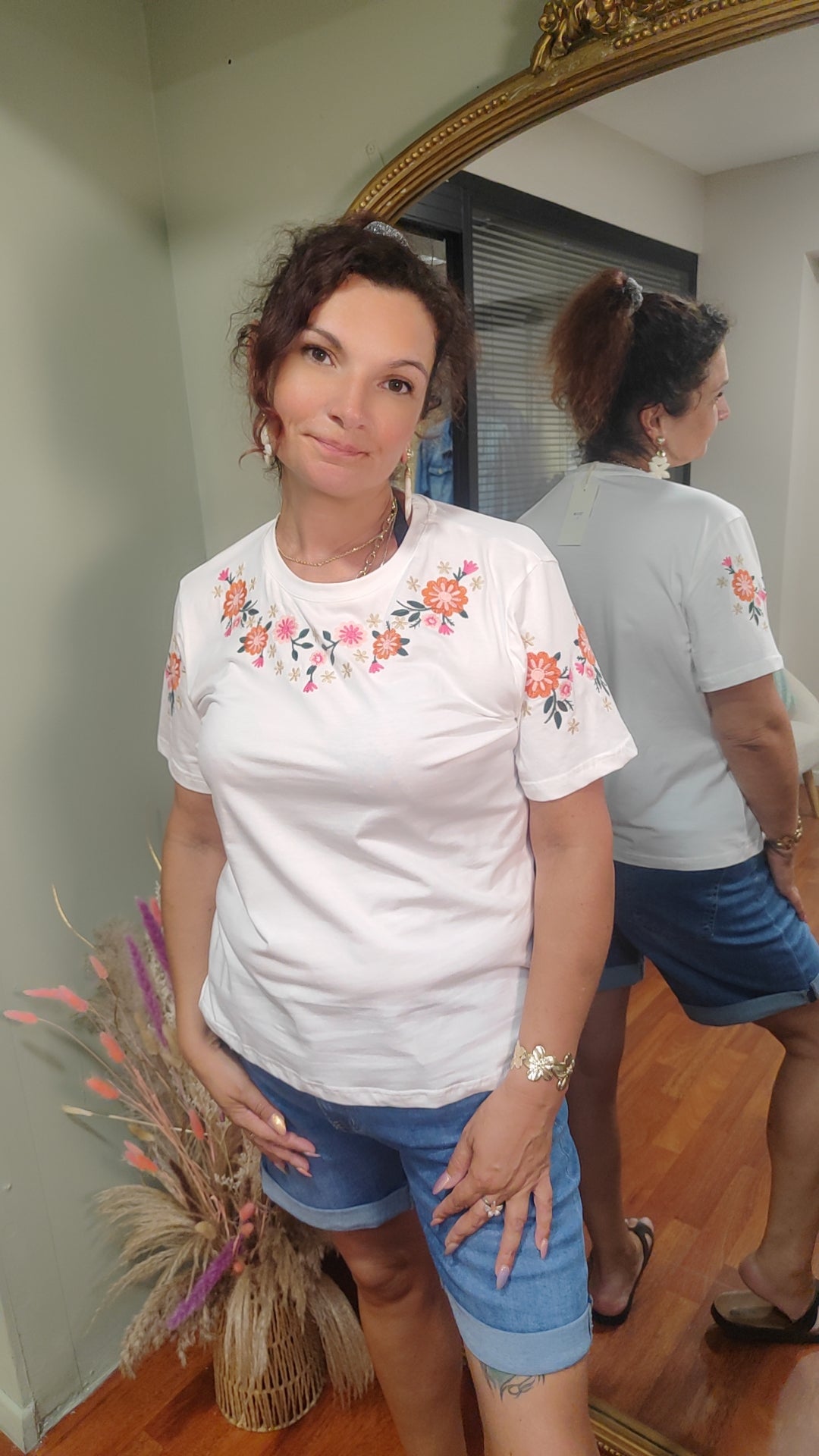 T-shirt blanc brodé fleurs