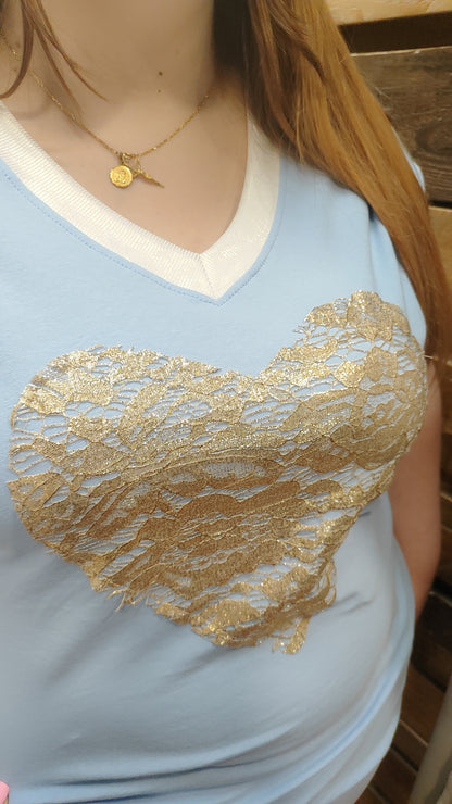 T-shirt bleu coeur doré
