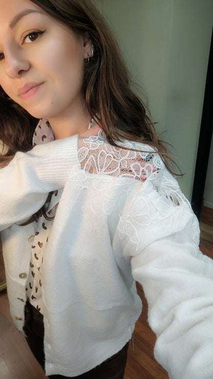 Gilet doux dentelle