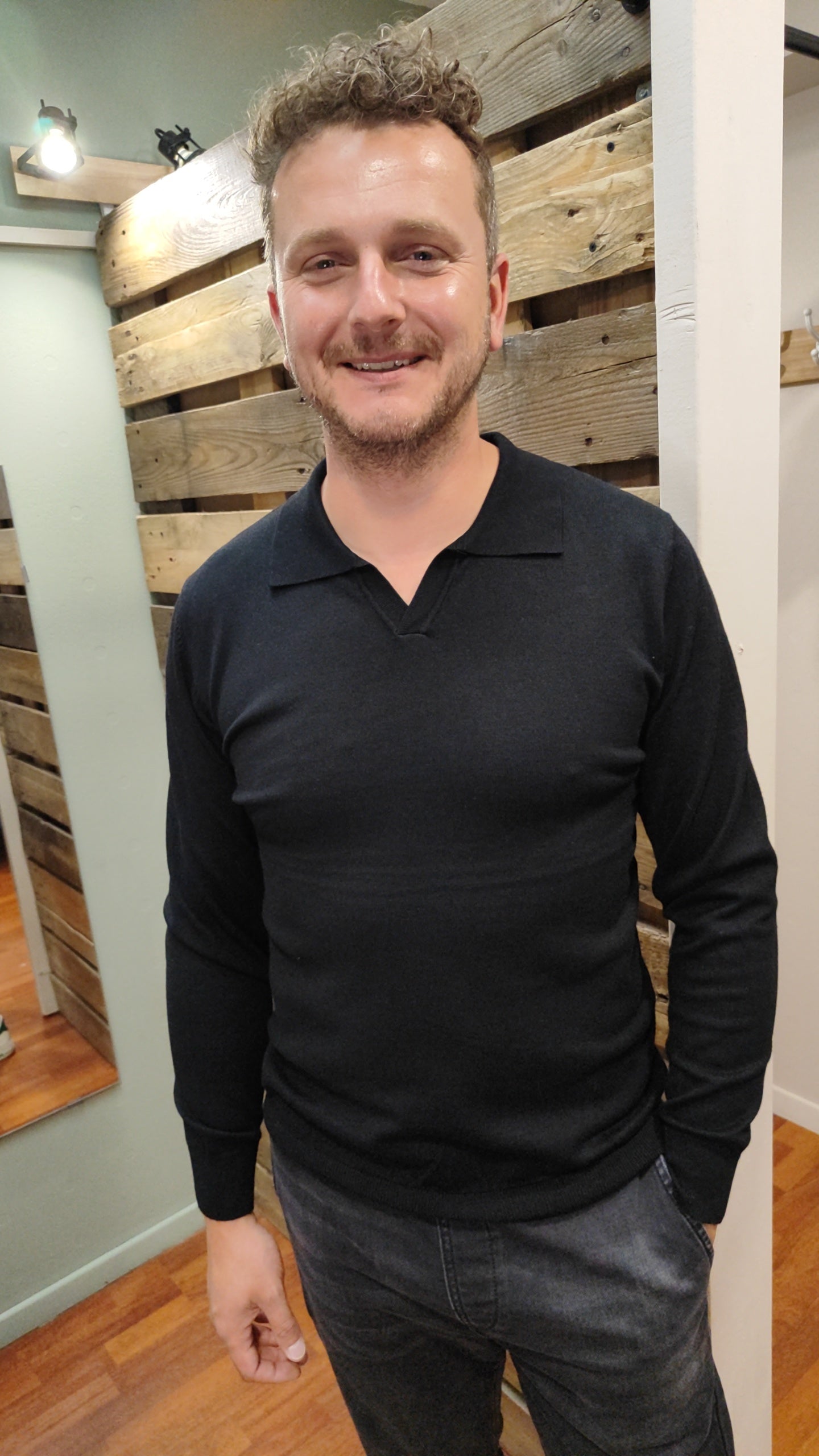 Pull fin col chemise noir