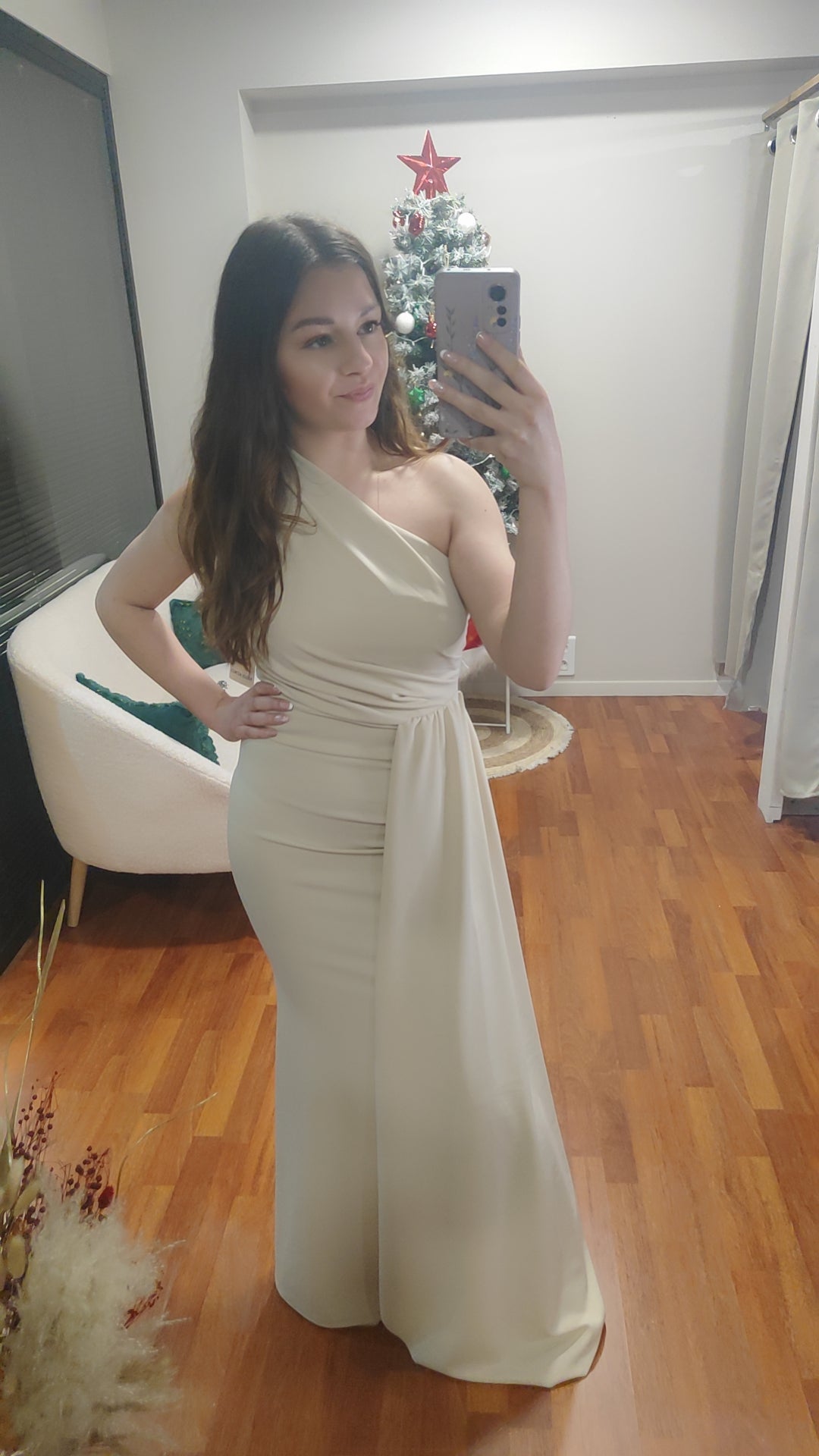 Robe longue drapée beige