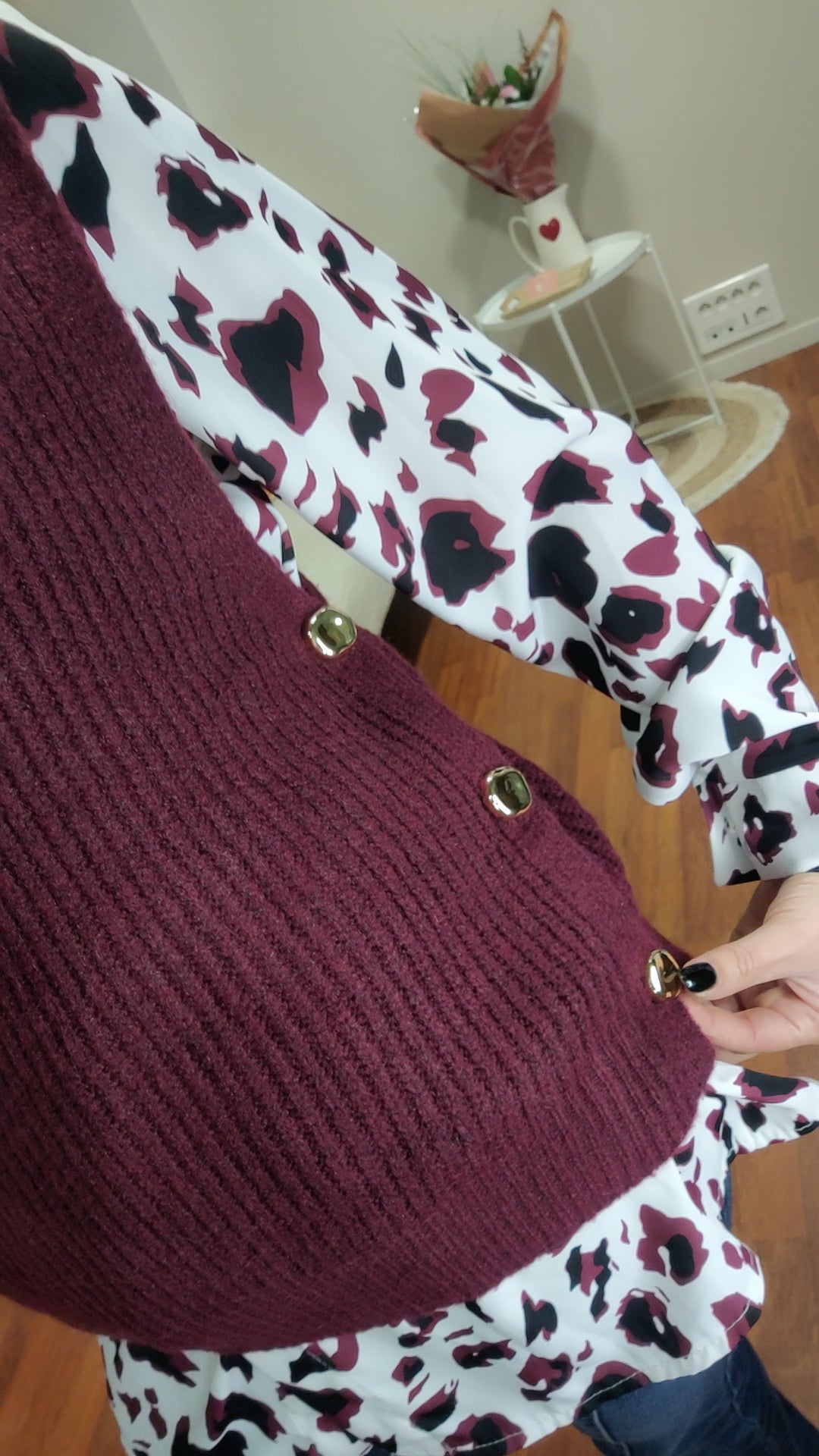 Pull sans manches boutons dorés