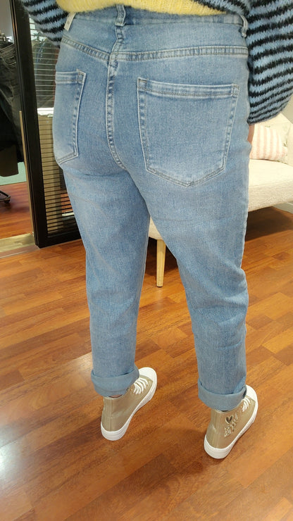 Jean mom fit