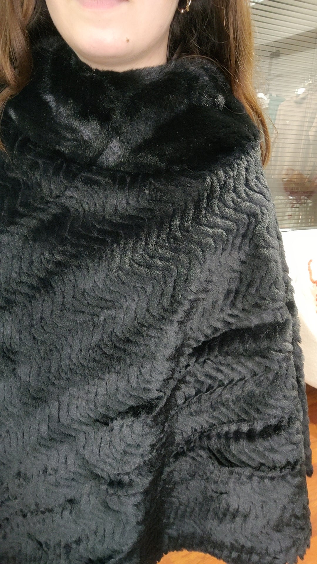 Poncho doux (noir ou blanc)