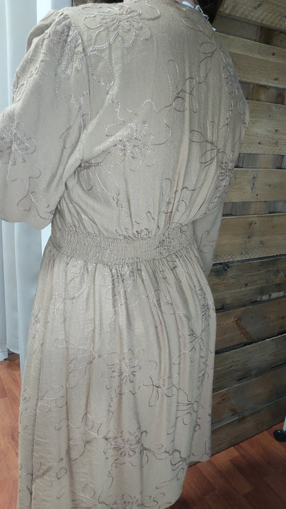 Robe camel brodée