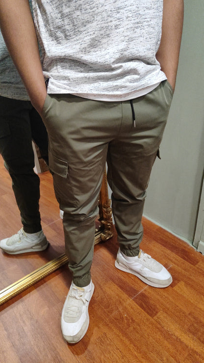 Cargo kaki