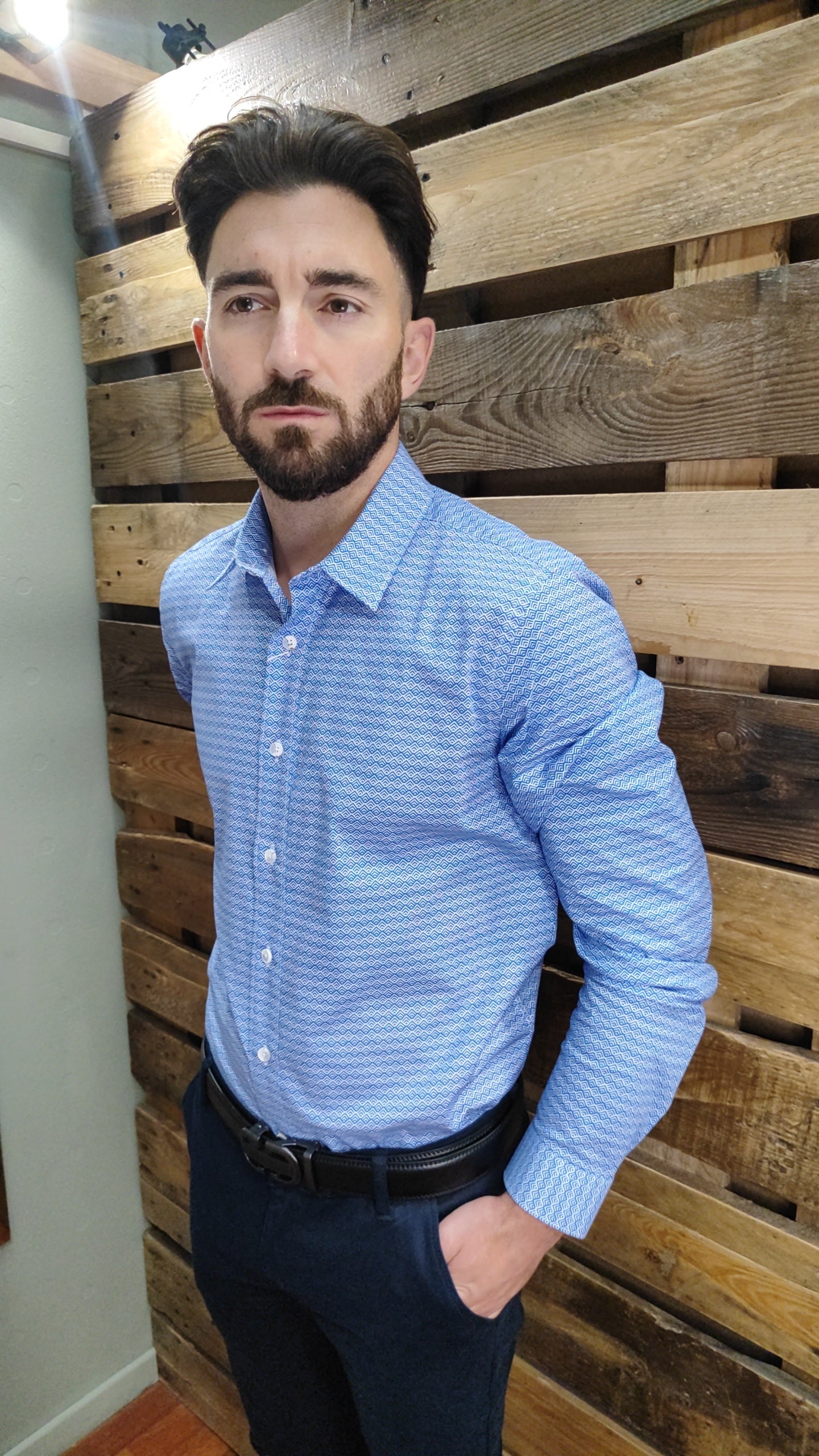 Chemise cintrée motifs bleus