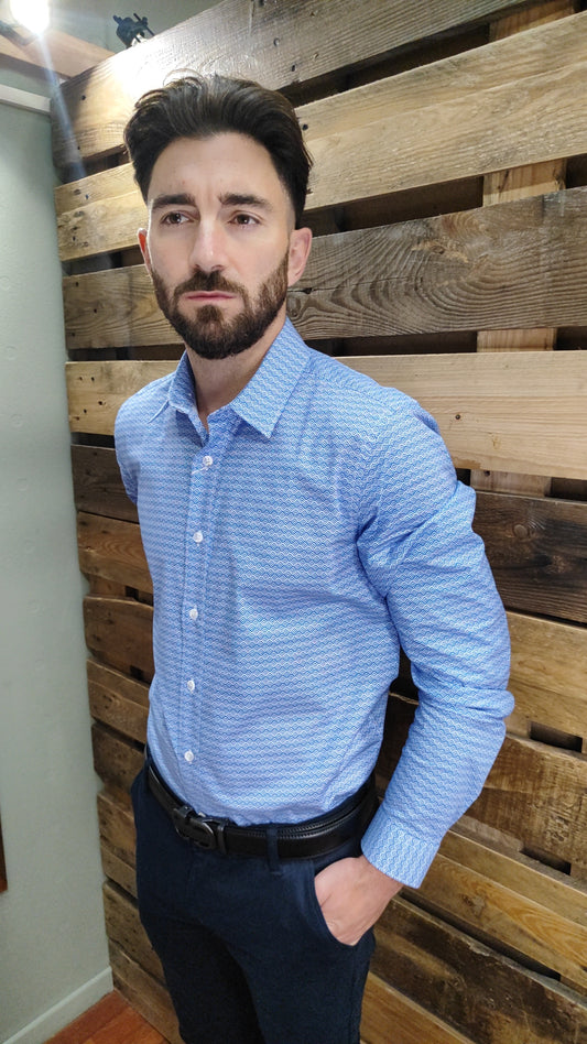 Chemise cintrée motifs bleus