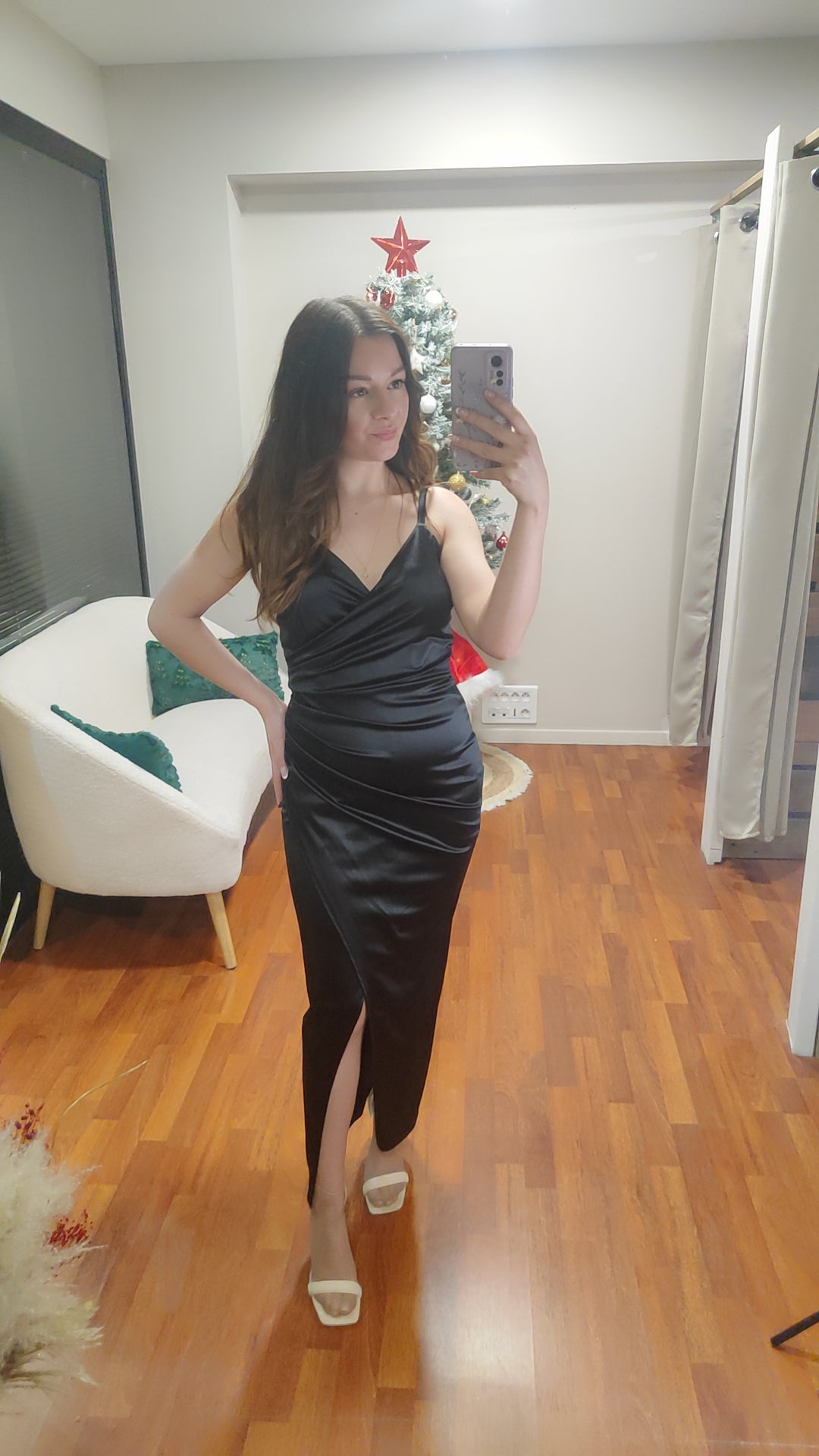 Robe bretelle satinée noire