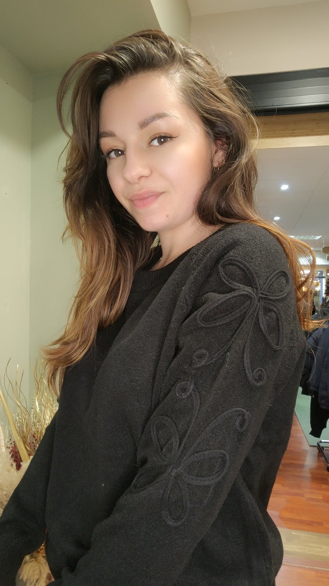 Pull doux détails épaules (beige ou noir)